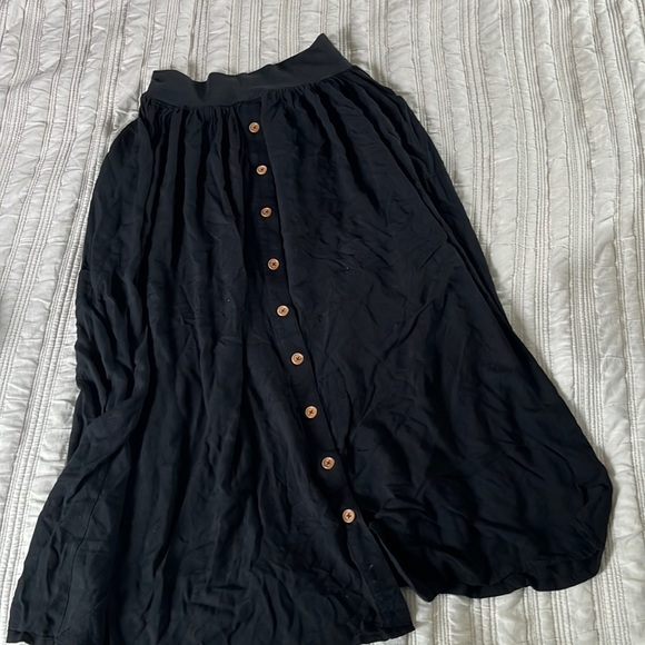 Matilda Jane Dresses & Skirts - Matilda Jane with Joanna Gaines - black maxi skirt with wood buttons